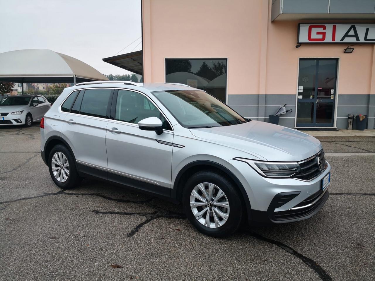 VW Tiguan 2.0 TDI 150 CV SCR DSG Life (RESTYLING)