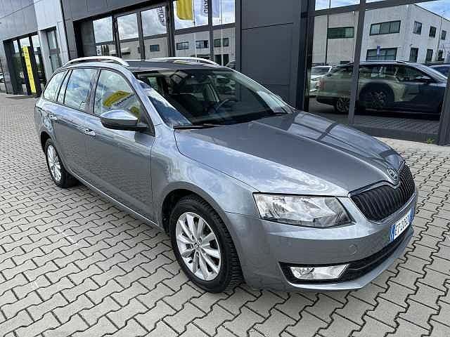 SKODA Octavia 1.6 TDI 105 CV DSG Wagon Executive