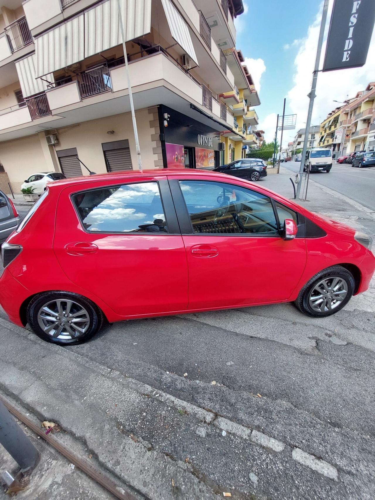 Toyota Yaris 1.0 5 porte Lounge