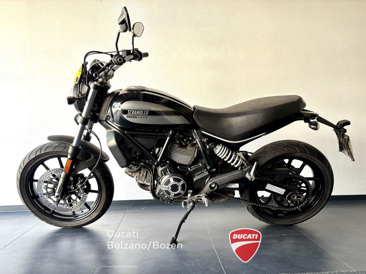 Ducati Scrambler 400 Sixty2