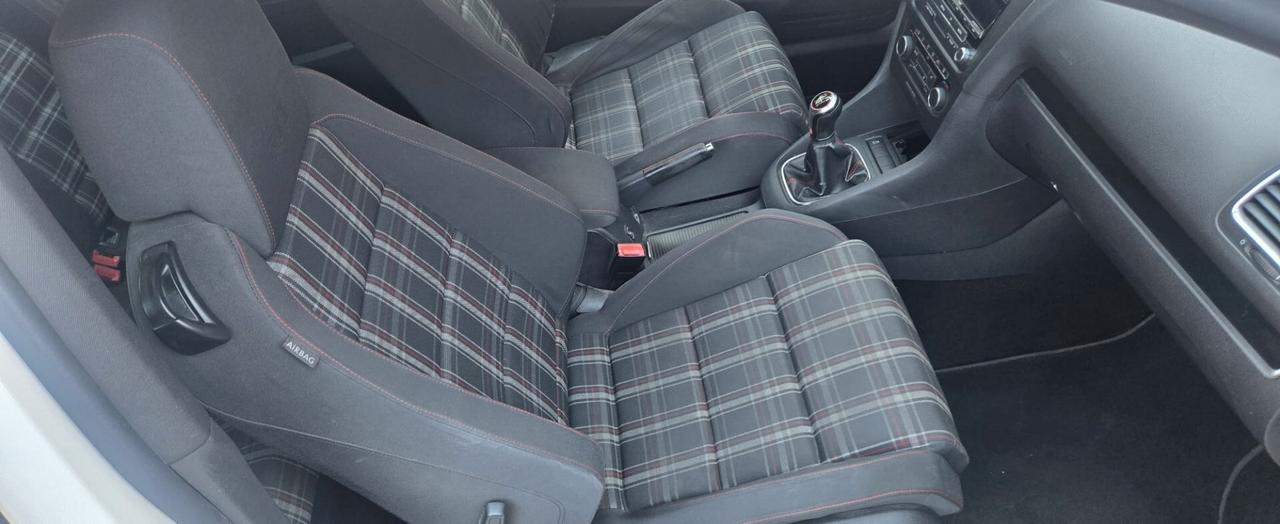 Volkswagen Golf 2.0 TSI 3p. GTI