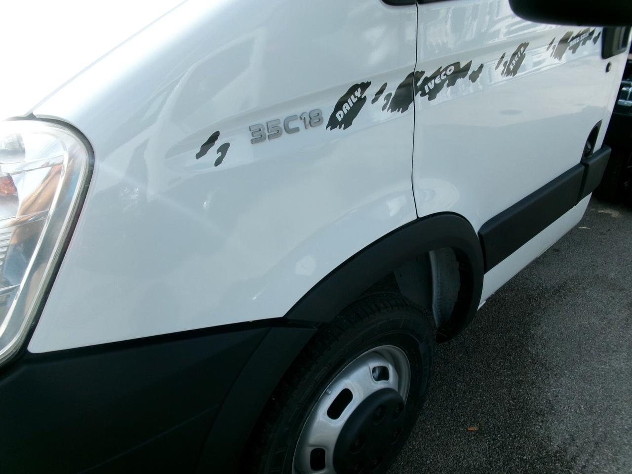 Iveco Daily 35C18 3000 180CV E4 RIBALTABILE TRILATERALE NUOVO 195000 KM