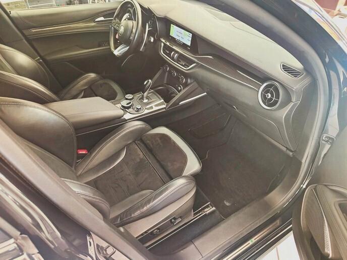 Alfa Romeo Stelvio 2.9 Bi-Turbo V6 510 CV AT8 Quadrifoglio