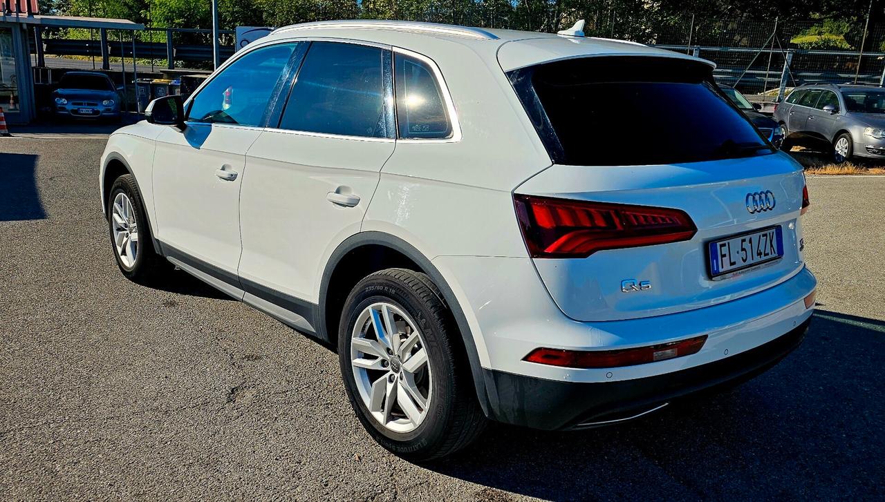 Audi Q5 2.0 TDI quattro S tronic Business Sport