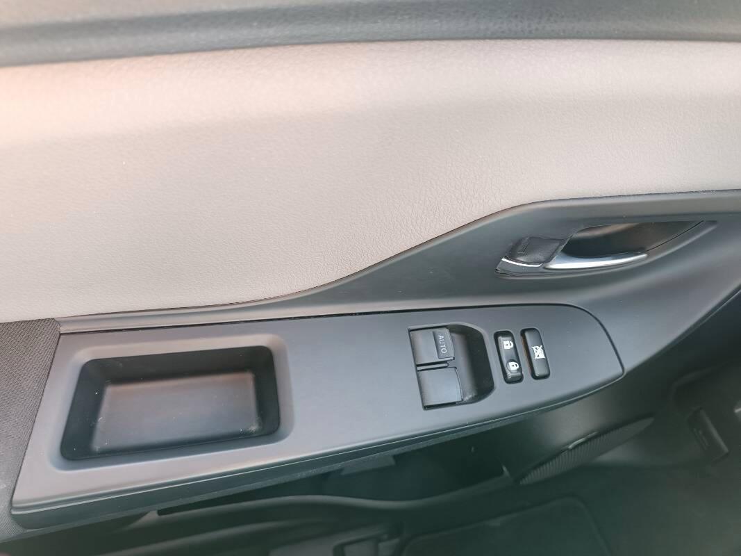 Toyota Yaris 1.5 Hybrid Business 73CV