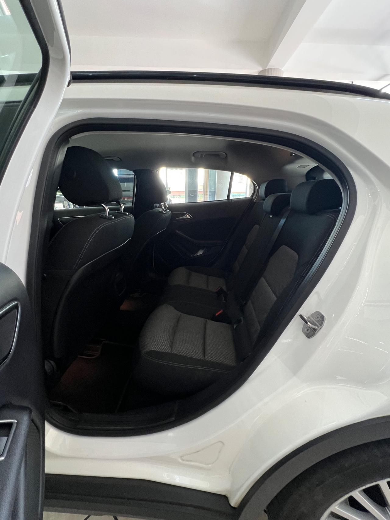 Mercedes-benz GLA 200 d Automatic Business