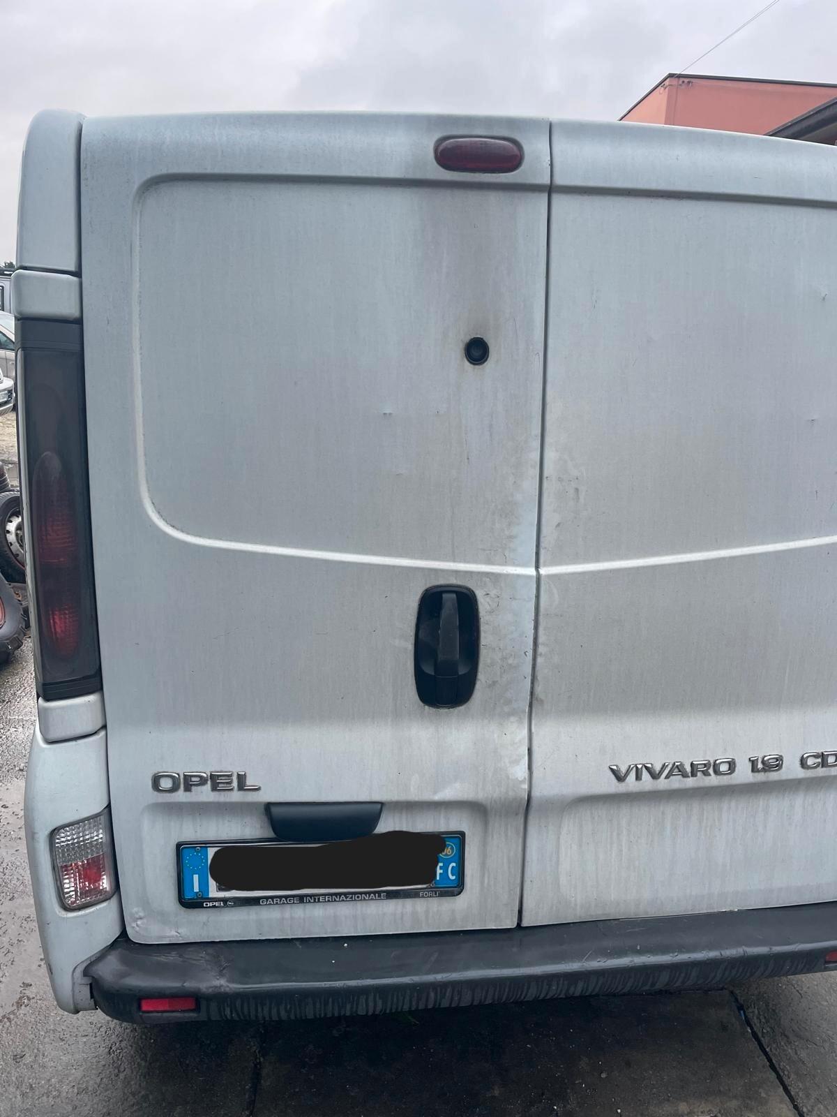 Opel Vivaro 1.9 CDTI Furgone con problemi al motore