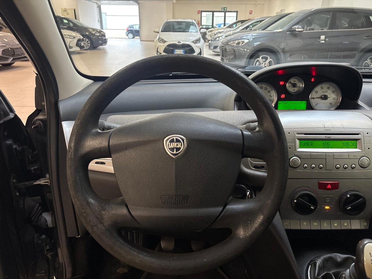 Lancia Ypsilon 1.2 8v New Oro 69cv