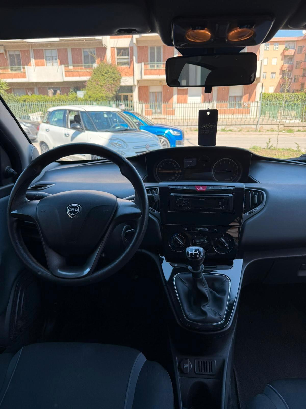 Lancia Ypsilon 1.2 69 CV 5 porte Platinum