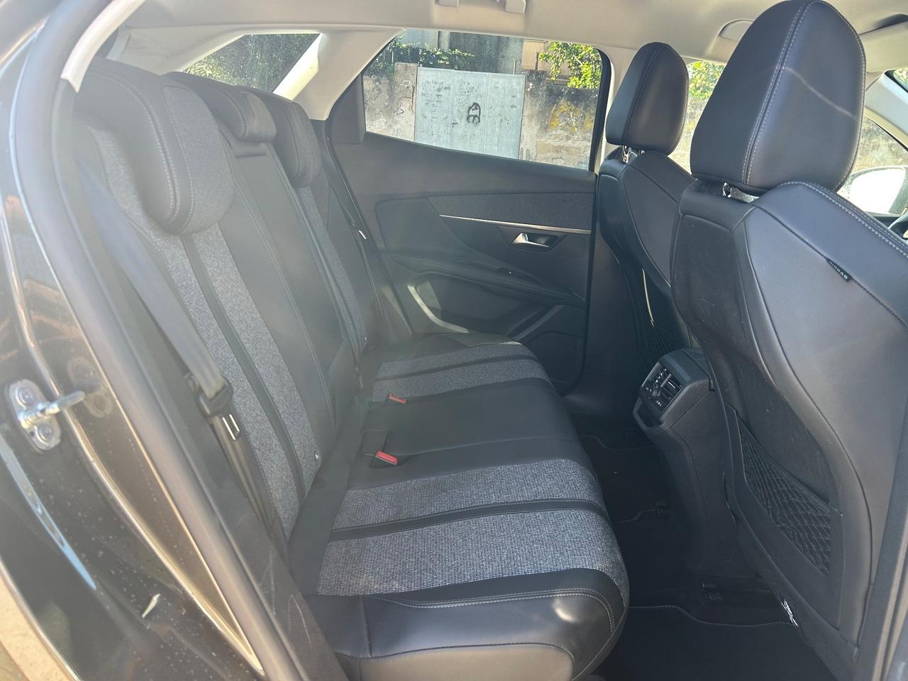 Peugeot 3008 BlueHDi 130 S&S Allure