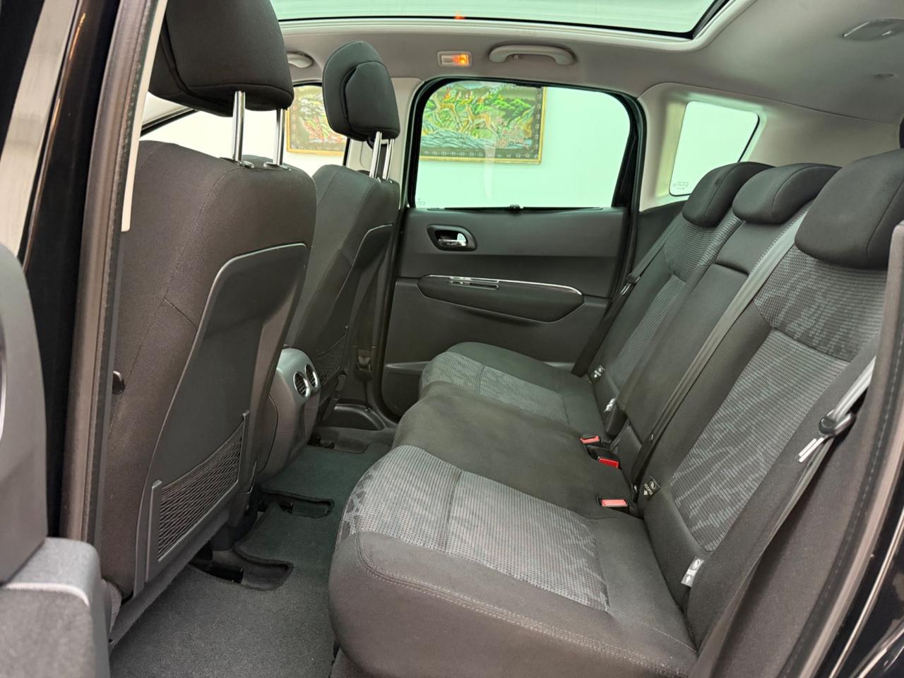 Peugeot 3008 1.6 HDi 110CV cambio robotizzato Premium