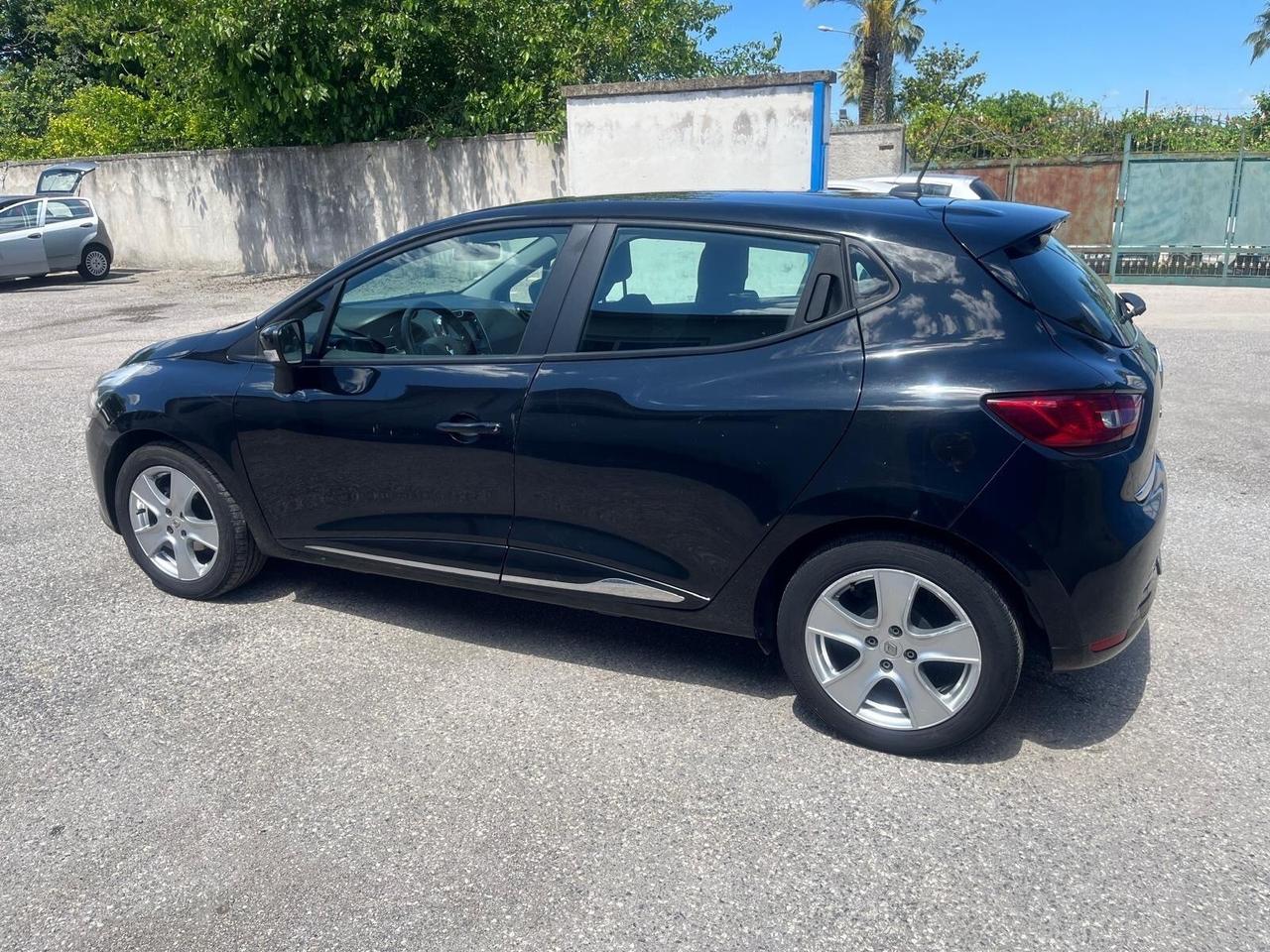 Renault clio 5 P-1.2 benz/75 cv-full -2012