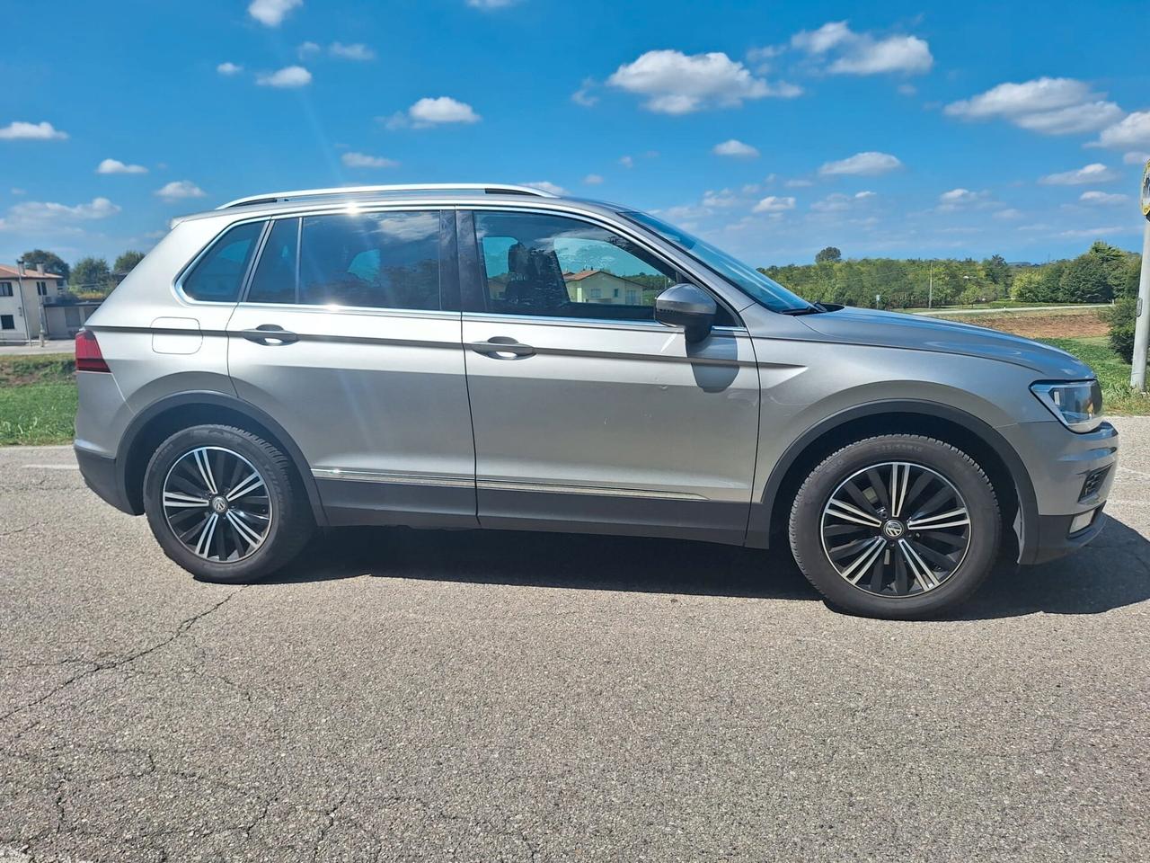 Volkswagen Tiguan 2.0 TDI SCR DSG 4MOTION Business BMT