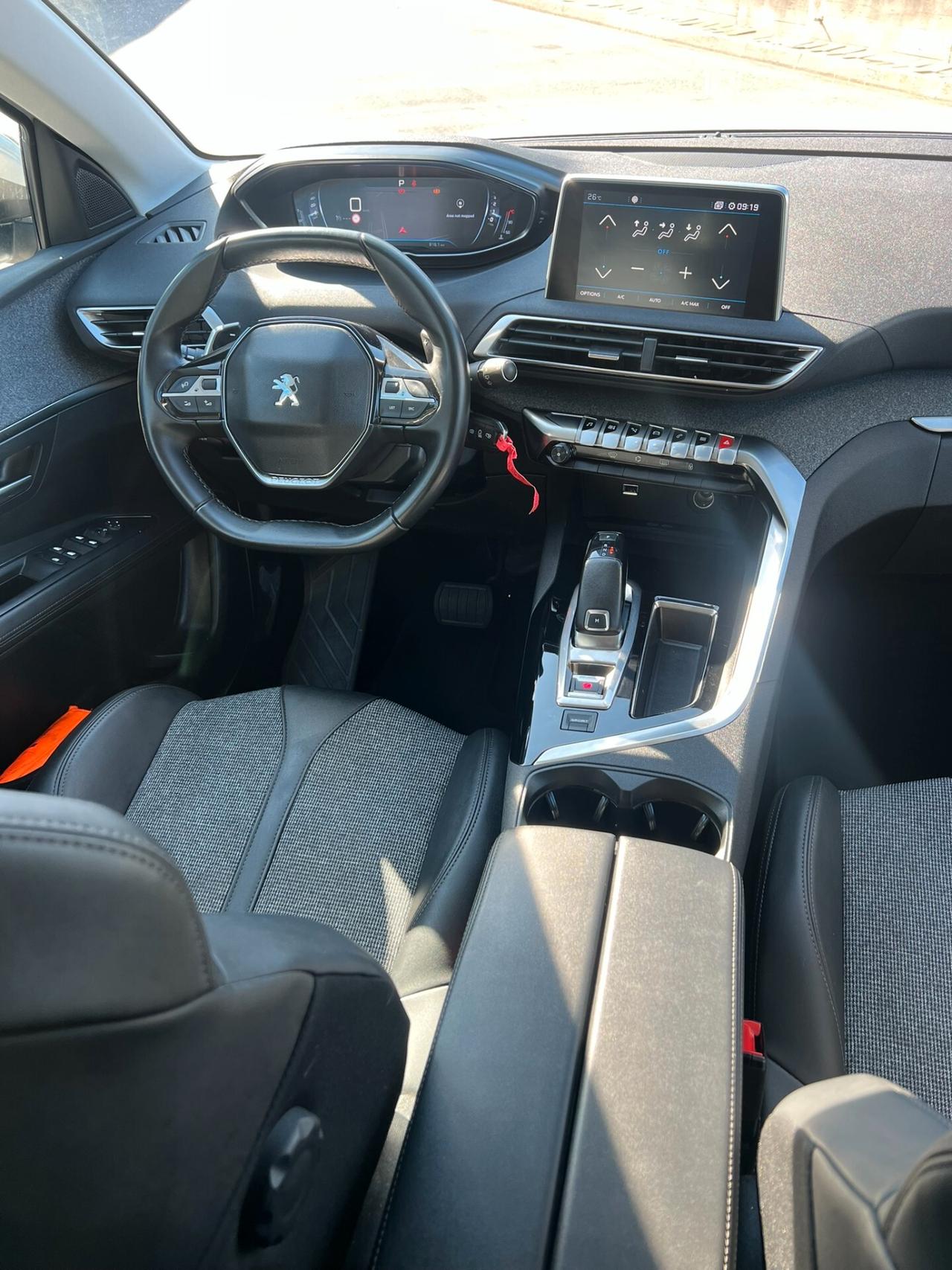 Peugeot 3008 BlueHDi 130 S&S EAT8 Allure