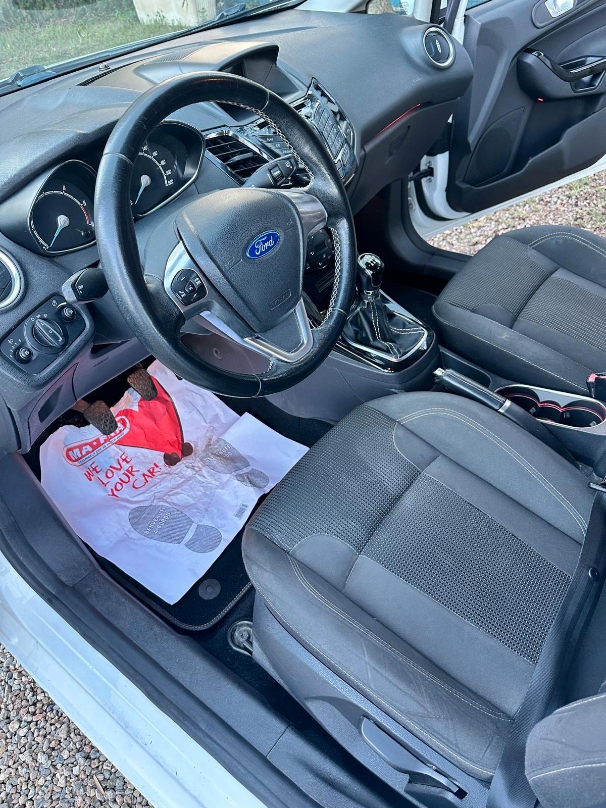 Ford Fiesta 1.5 TDCi 75CV 5 porte Titanium