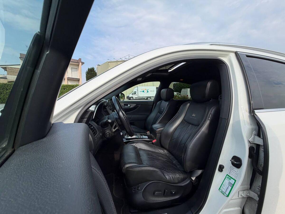 Infiniti QX70 (FX) 3.0d V6 S Premium awd auto