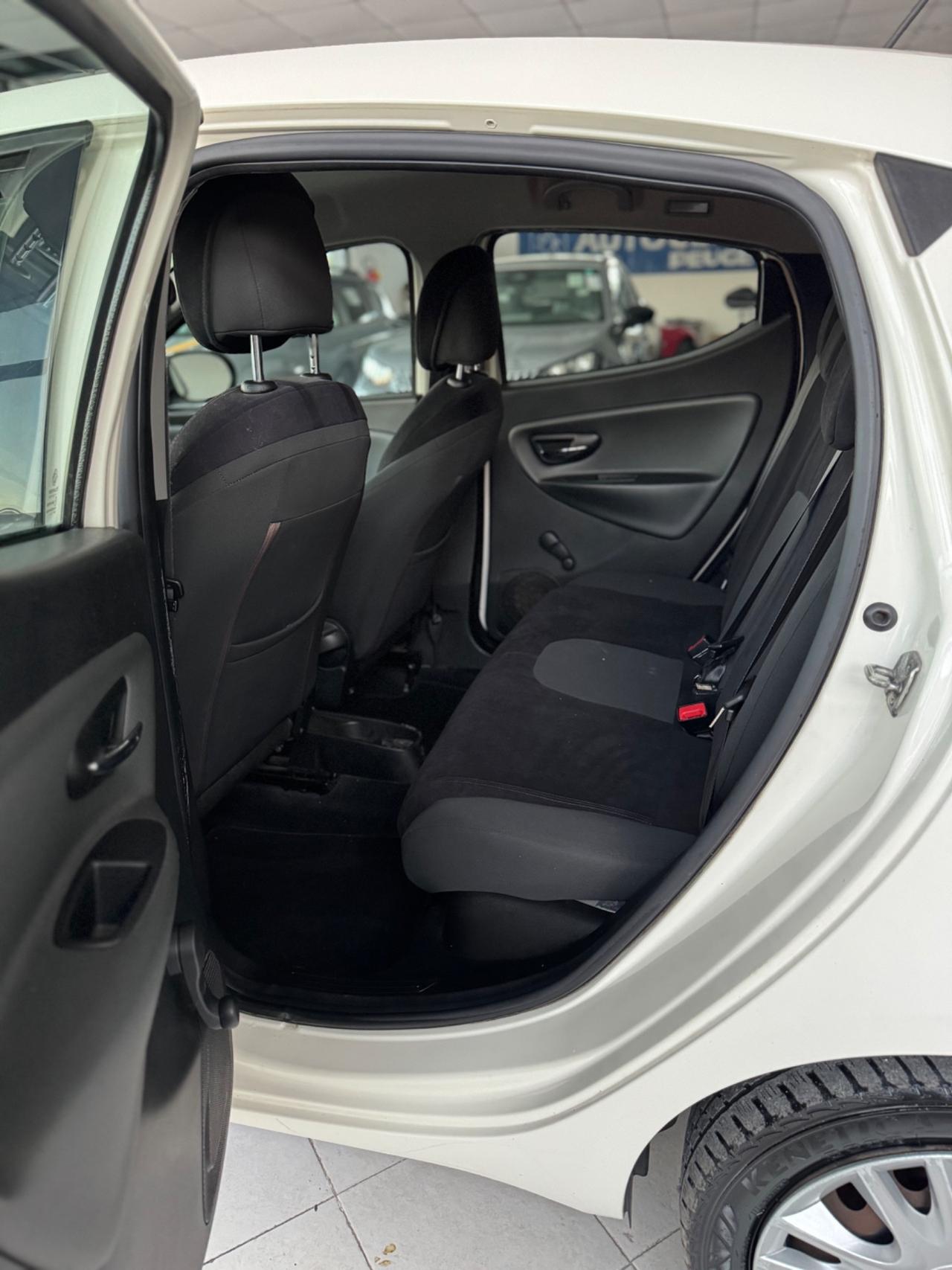 Lancia Ypsilon 1.2 69 CV 5 porte Gold