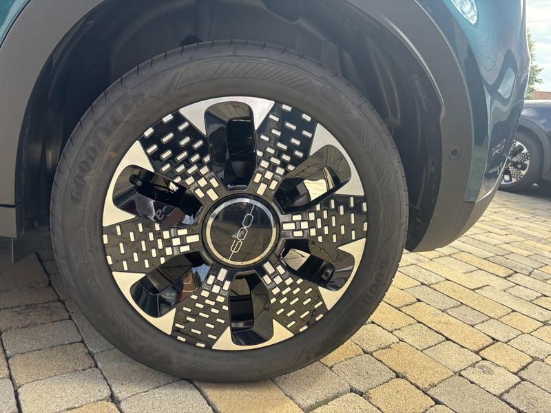 Fiat 600 1.2 hybrid La Prima 110cv auto LED-NAVI-18"
