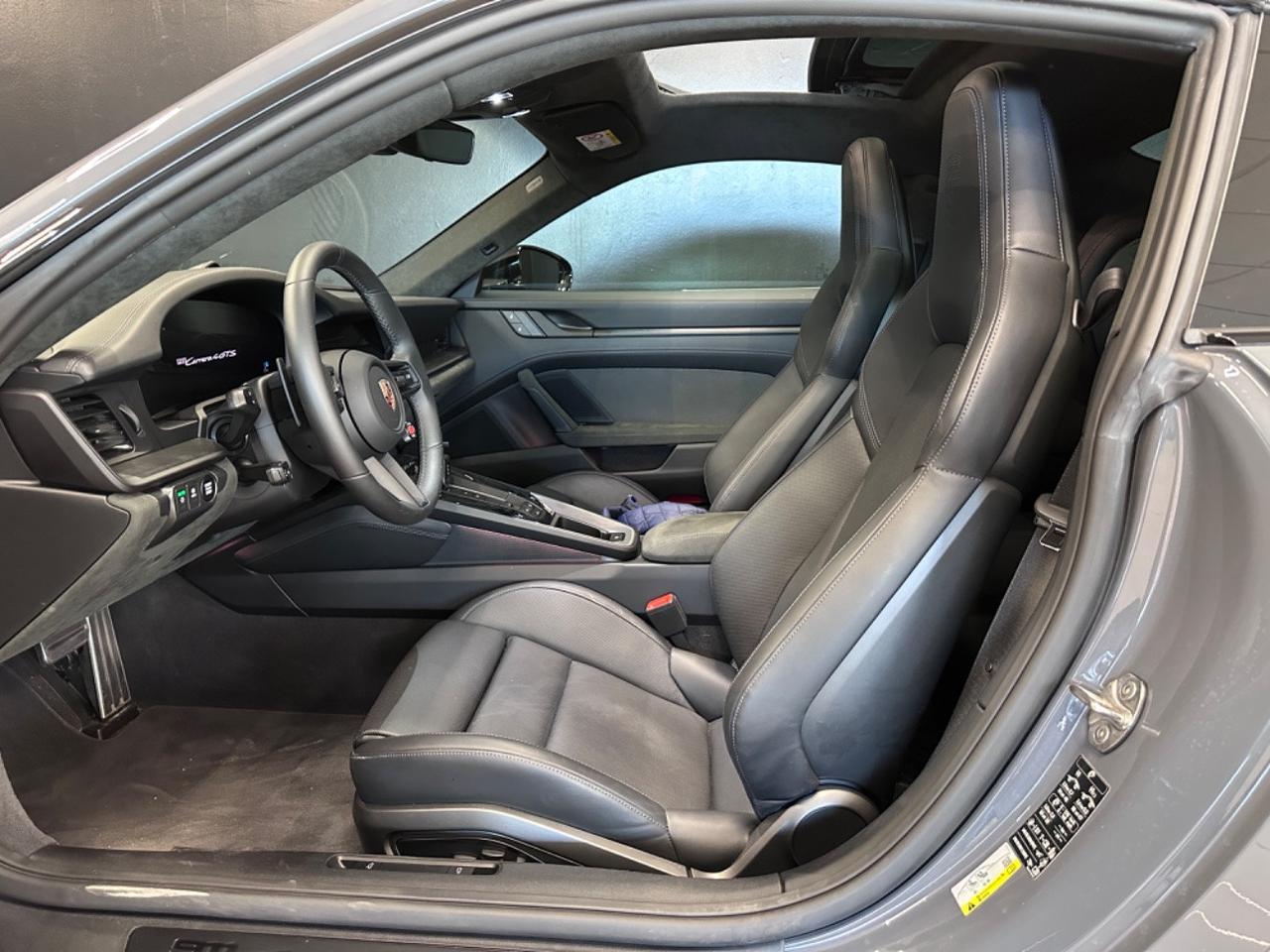 Porsche 911 Coupe 3.6 Carrera 4 GTS auto