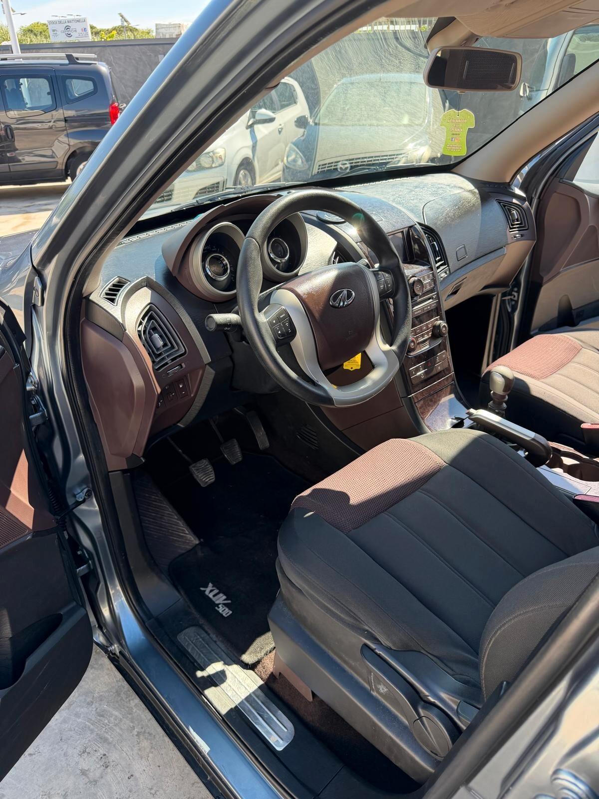 Mahindra XUV500 2.2 16V AWD W8