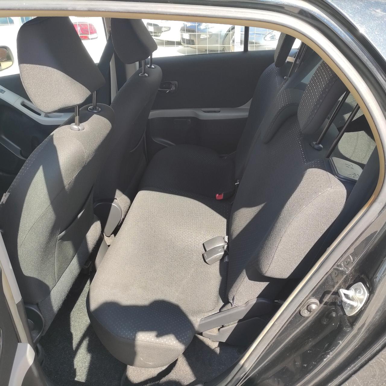 Toyota Yaris 1.0 5 porte Sol