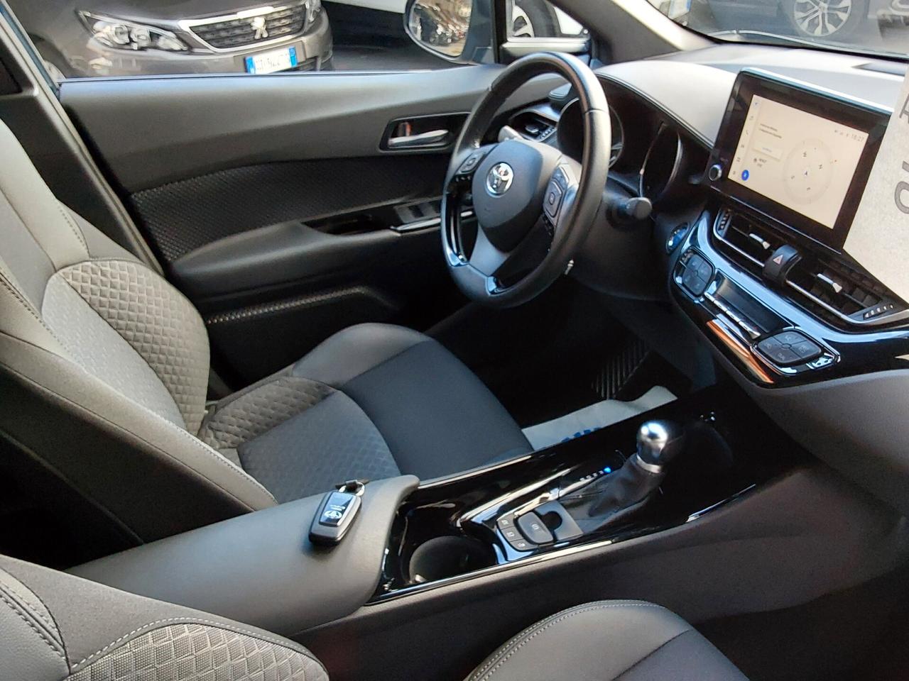 Toyota C-HR 1.8 Hybrid E-CVT Trend KM 4.400