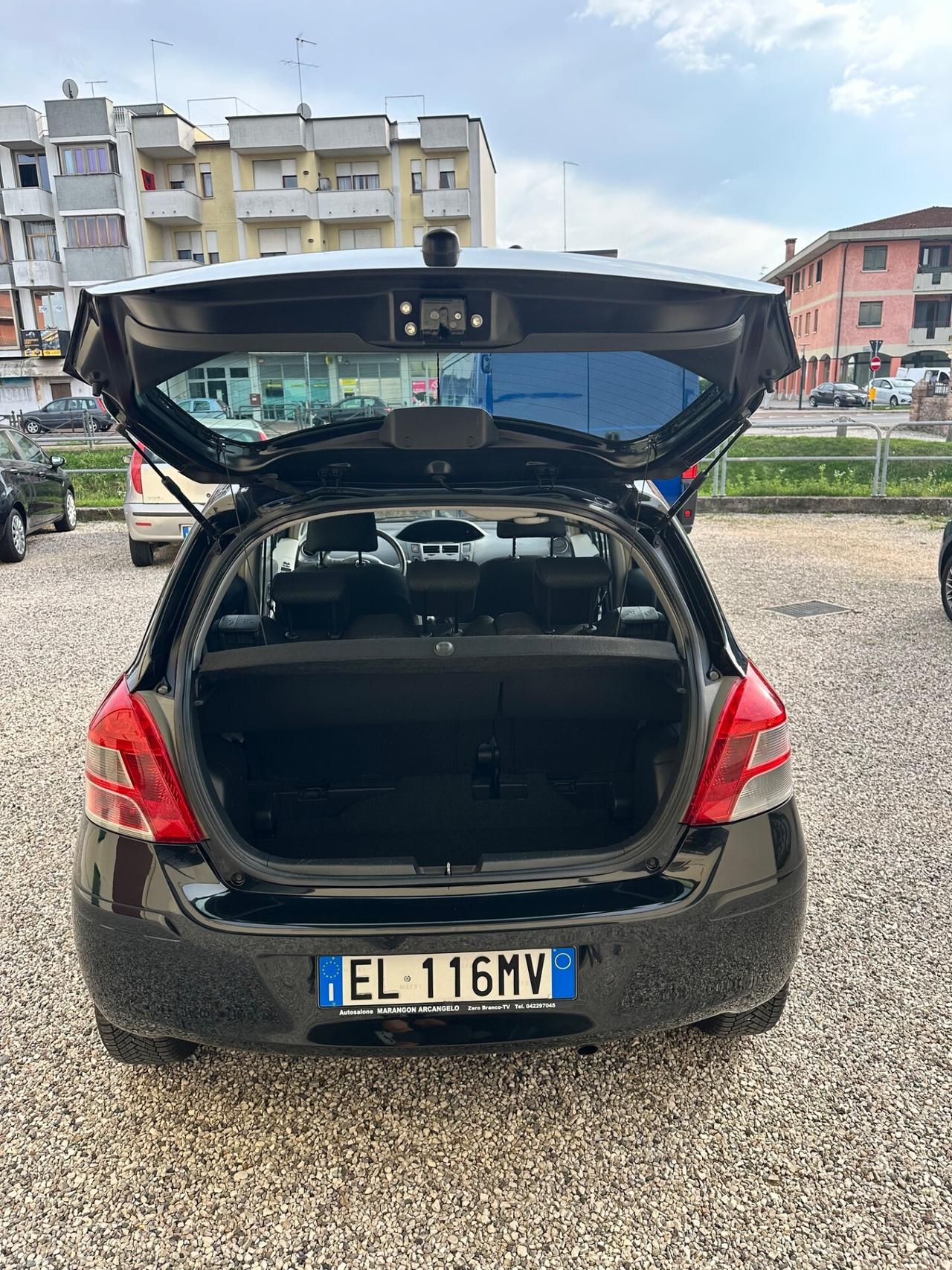 Toyota Yaris 1.3 5 porte (Dayhatsu Charade)
