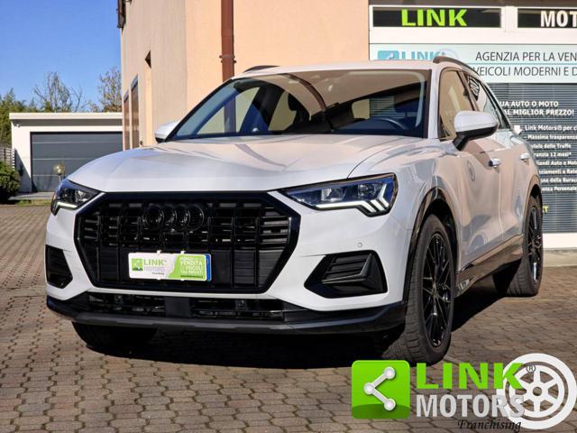 AUDI Q3 35 TDI S tronic Identity Black Business Advantage