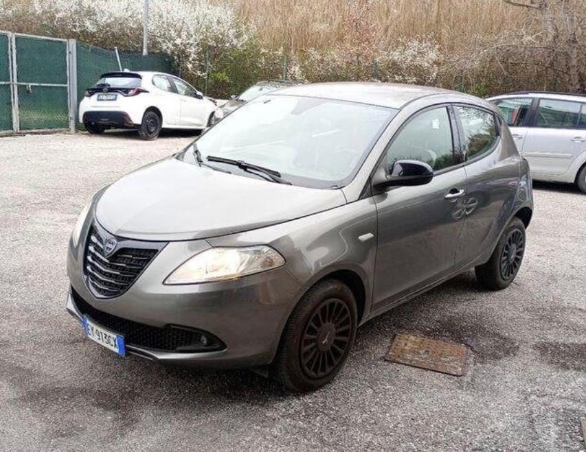 Lancia Ypsilon 0.9 TwinAir 85 CV 5 porte Metano Ecochic Elle