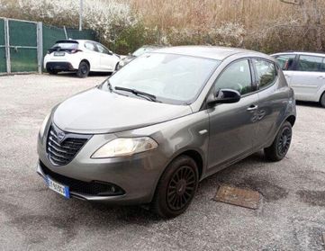 Lancia Ypsilon 0.9 TwinAir 85 CV 5 porte Metano Ecochic Elle