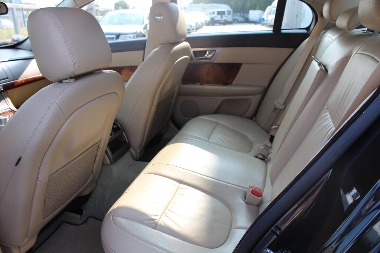 Jaguar XF 3.0 DS V6 Premium Luxury