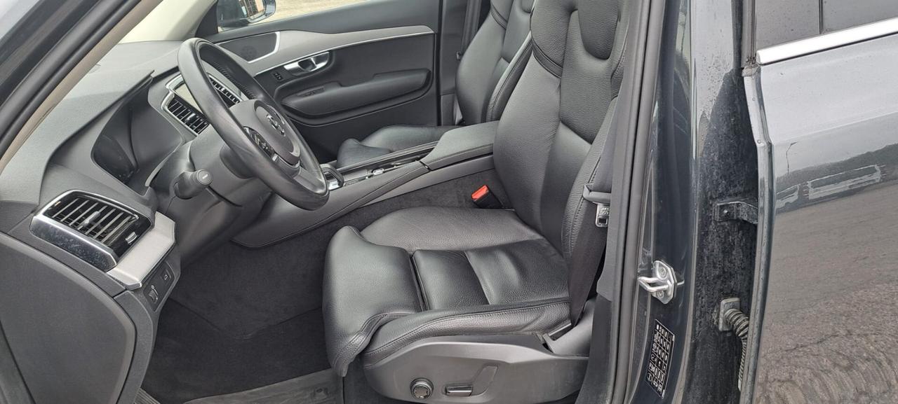 Volvo XC 90 XC90 B5 (d) AWD Geartronic 7 posti Momentum Pro
