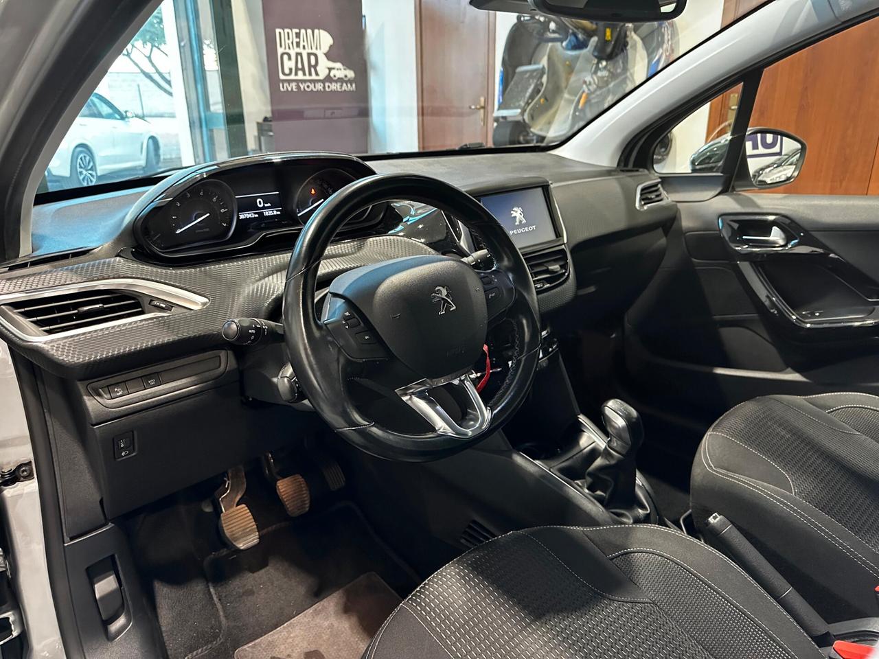 Peugeot 208 PureTech 82 5 porte Allure