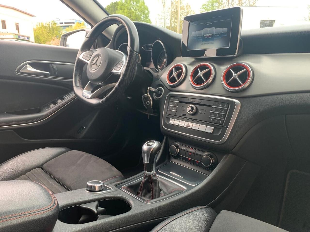 Mercedes-benz CLA 200d Premium AMG Pack Neopat.