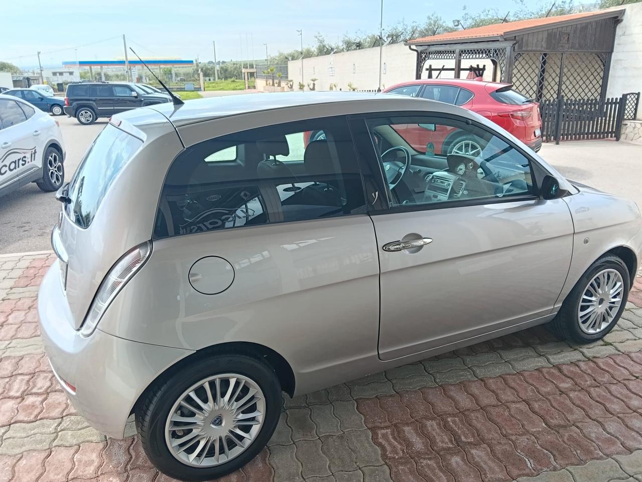 Lancia Ypsilon 1.3 MJT 75 CV Argento