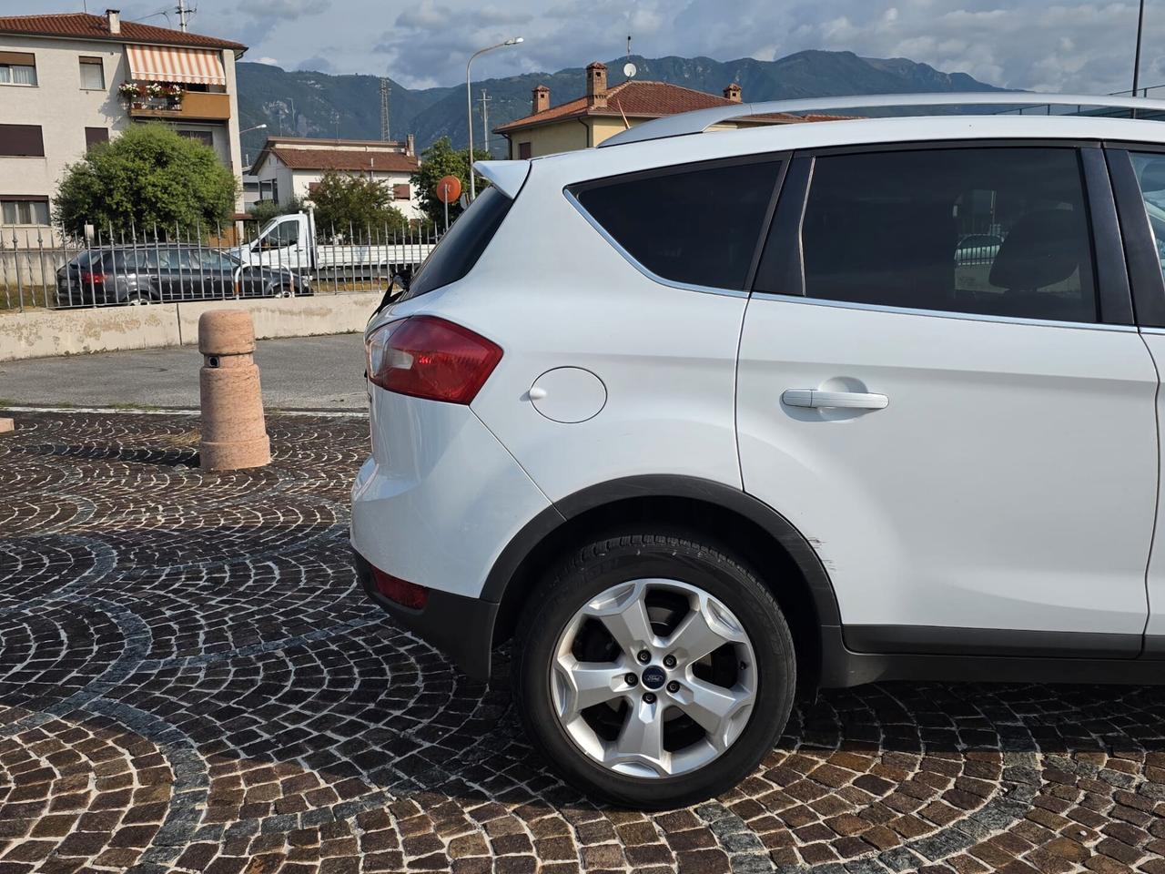 Ford Kuga 2.0 TDCi 136 CV 4WD Titanium DPF