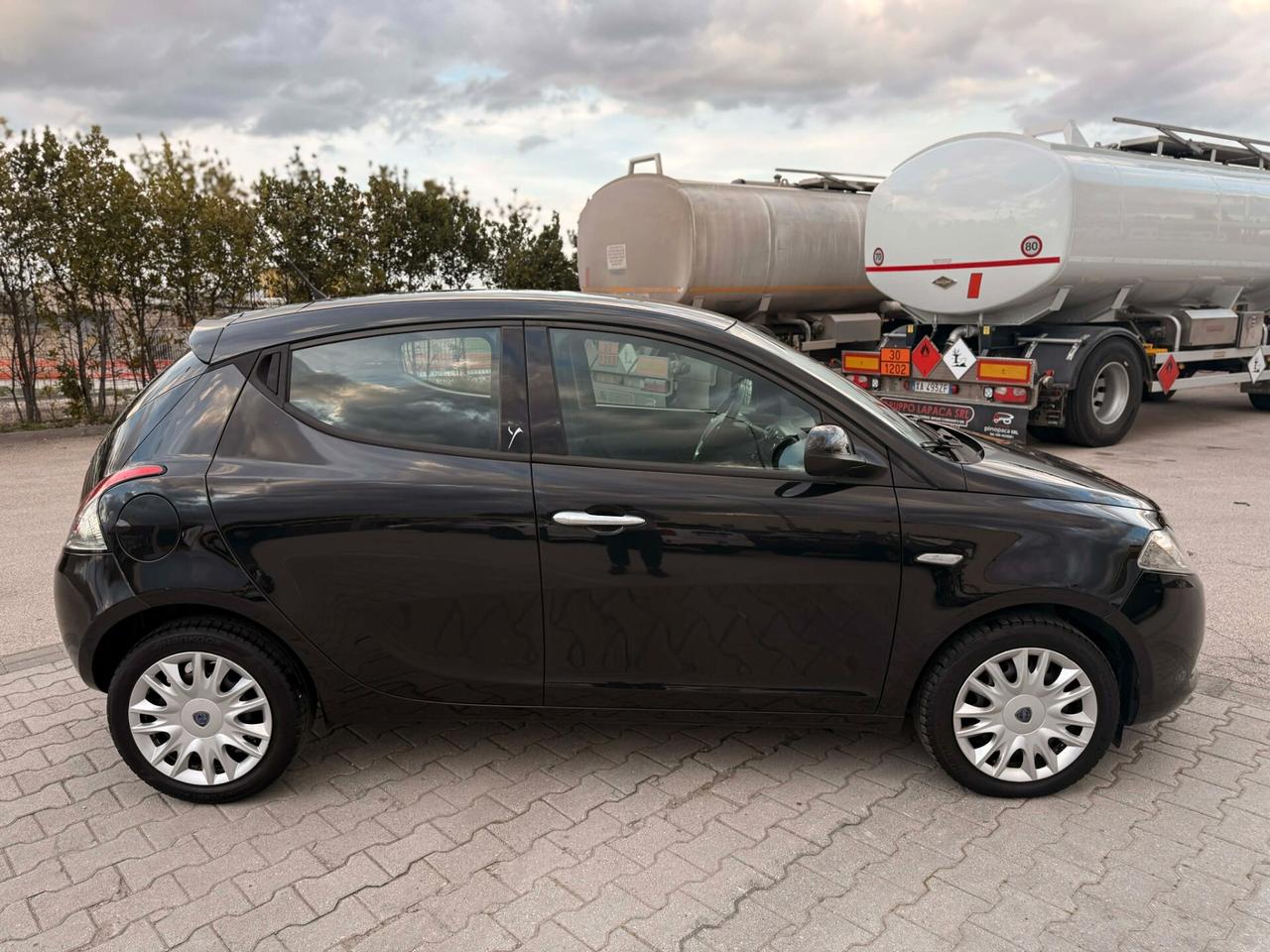 Lancia Ypsilon 1.2 69 CV 5 porte S&S Gold