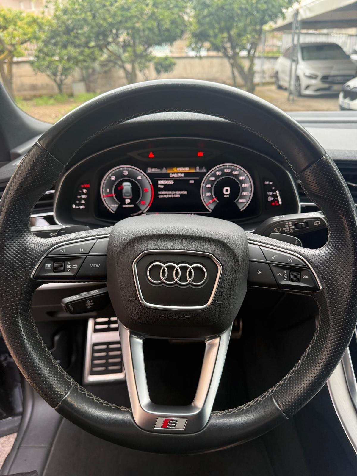 Audi Q8 50 TDI 286 CV quattro S-line