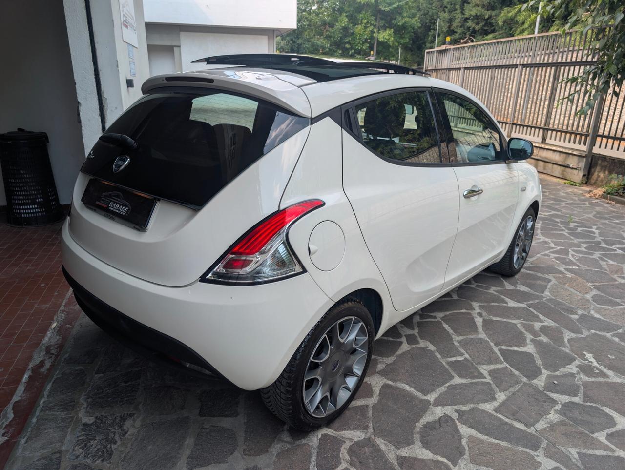 Lancia Ypsilon 1.2 69 CV 5 porte GPL Ecochic Platinum