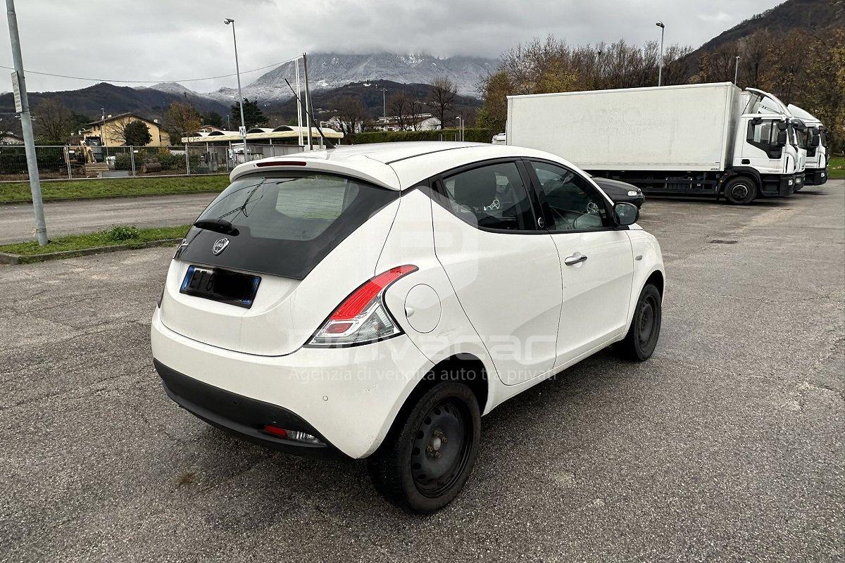 LANCIA Ypsilon 0.9 TwinAir 85 CV 5 porte Metano Ecochic Silver