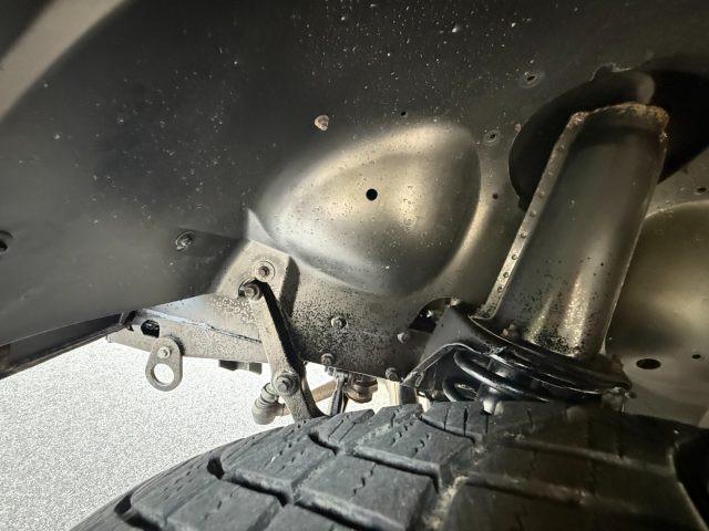 LAND ROVER Defender 90 2.4 S TD4 Station Wagon