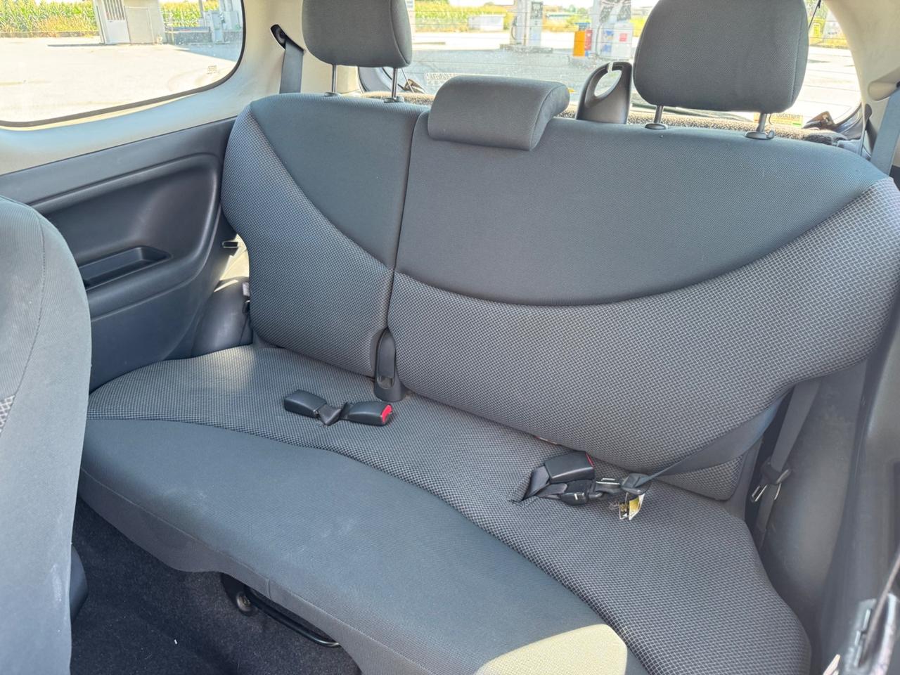 Toyota Yaris 1.0 3 porte Sol