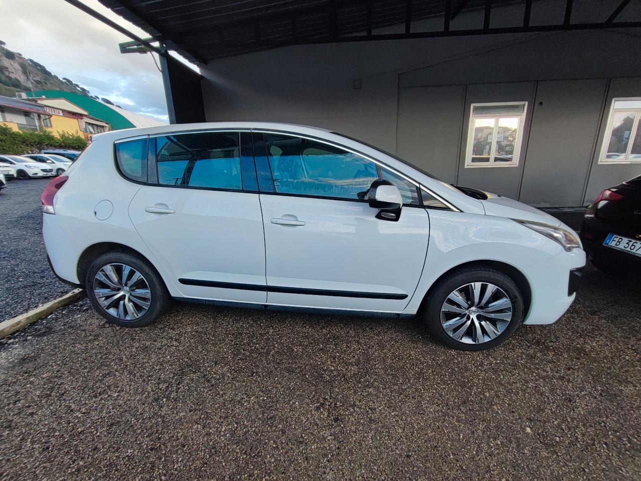 Peugeot 3008 1.6 HDi 115CV Active