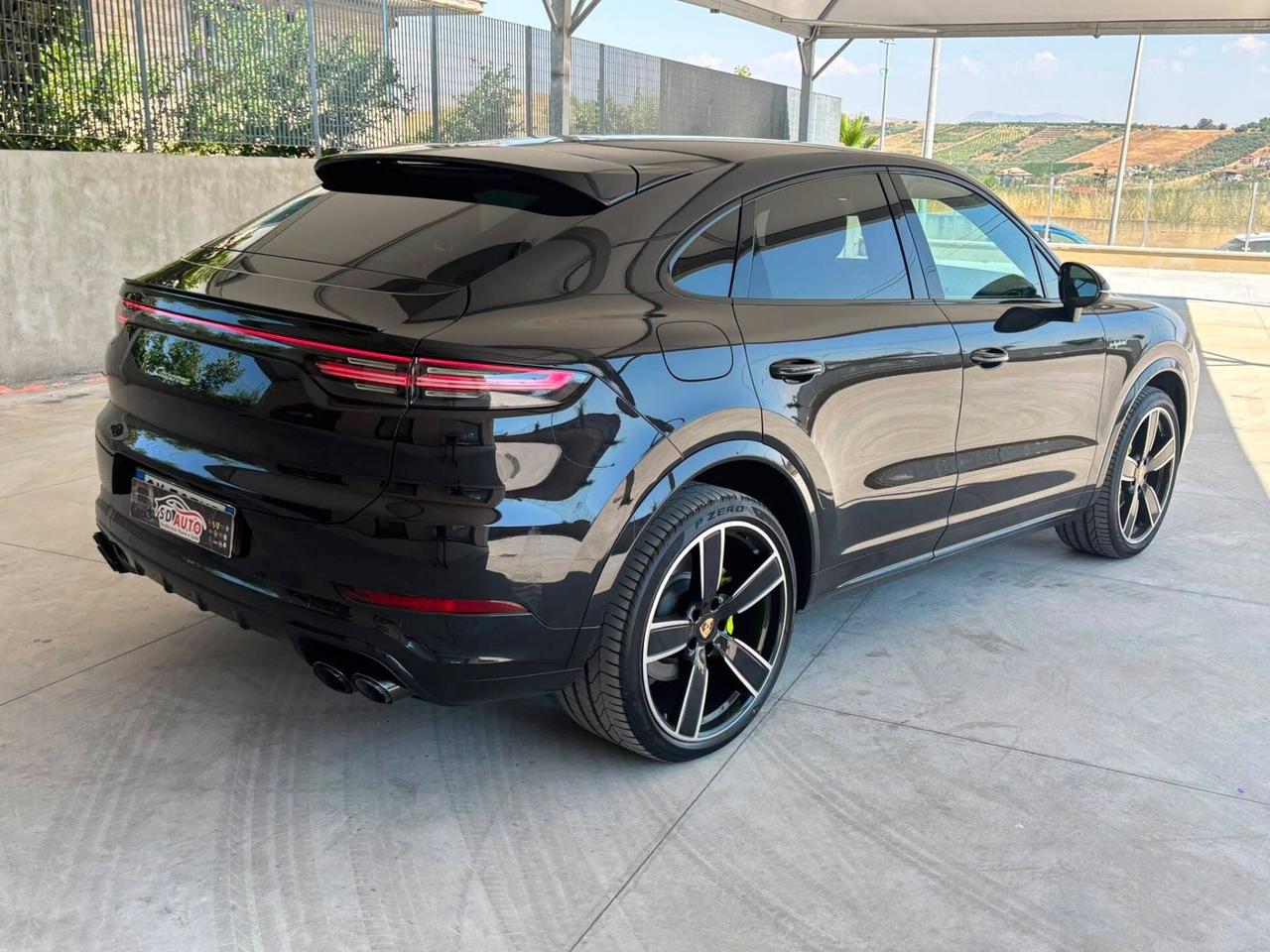 Porsche Cayenne 3.0 V6 E-Hybrid Platinum Edition '^'^'^