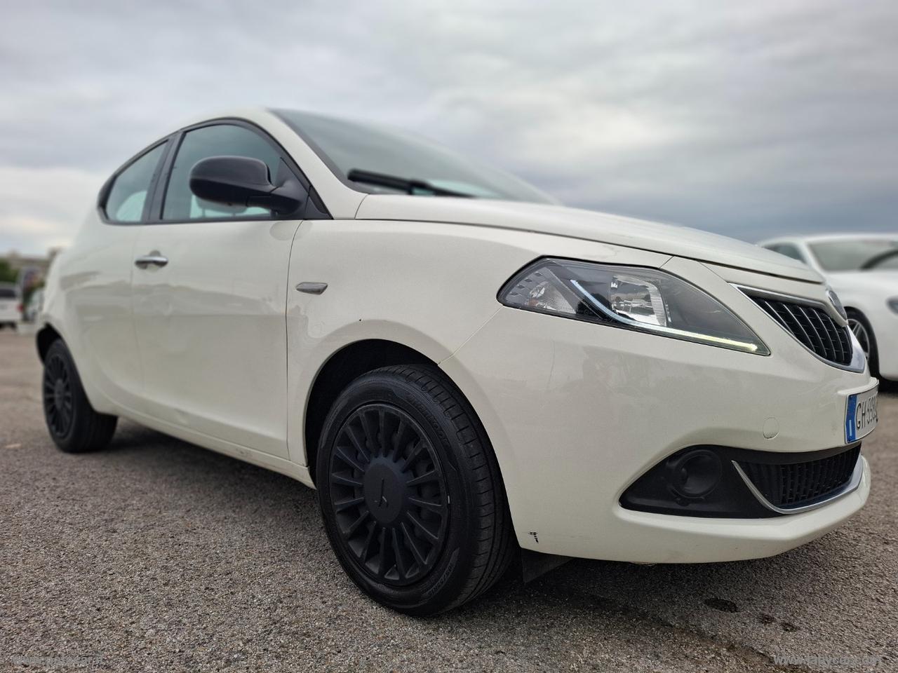 LANCIA Ypsilon 1.0 FireFly 5p.S&S Hybrid Silver