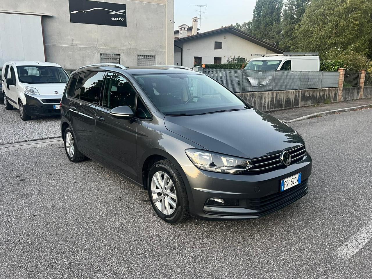 Volkswagen Touran 1.6 TDI 115 CV SCR DSG Business BlueMotion Technology