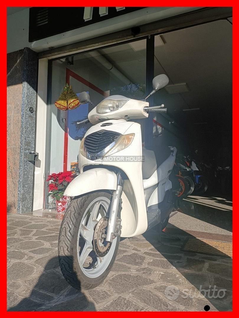 Honda sh 125 +0maggi0 casco+rate senza busta paga+