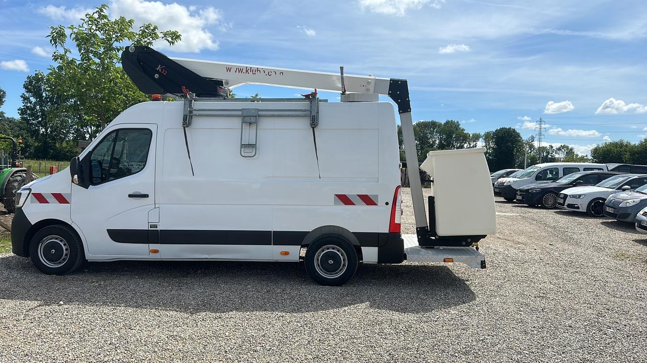 Renault master con piattaforma