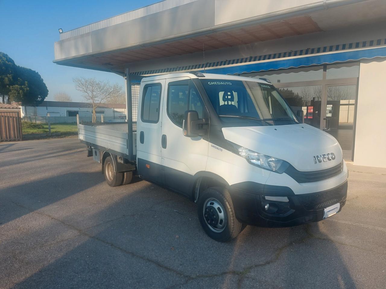 DAILY 35C14 DOPPIA CABINA