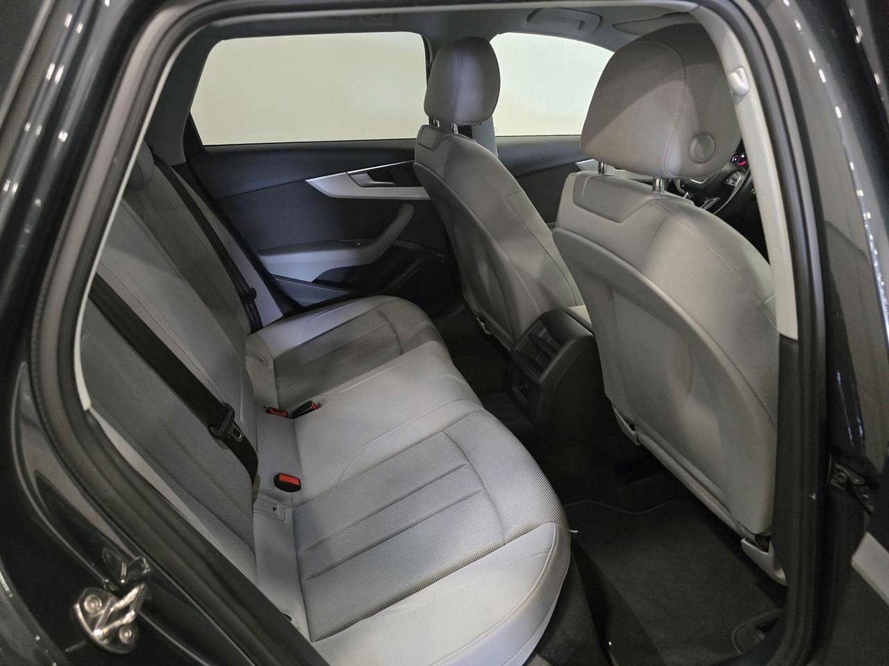 Audi A4 Avant 30 TDI/136 CV S tronic Business